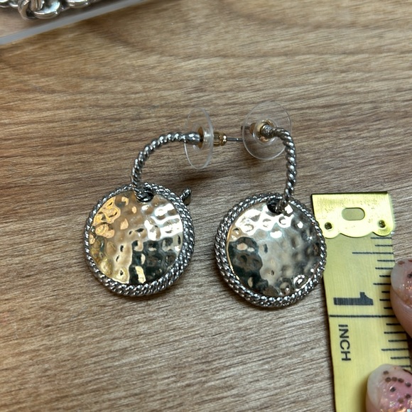 HAMMERED GOLD AND SILVER PLATED DANGLE EARRINGS - Picture 5 of 8